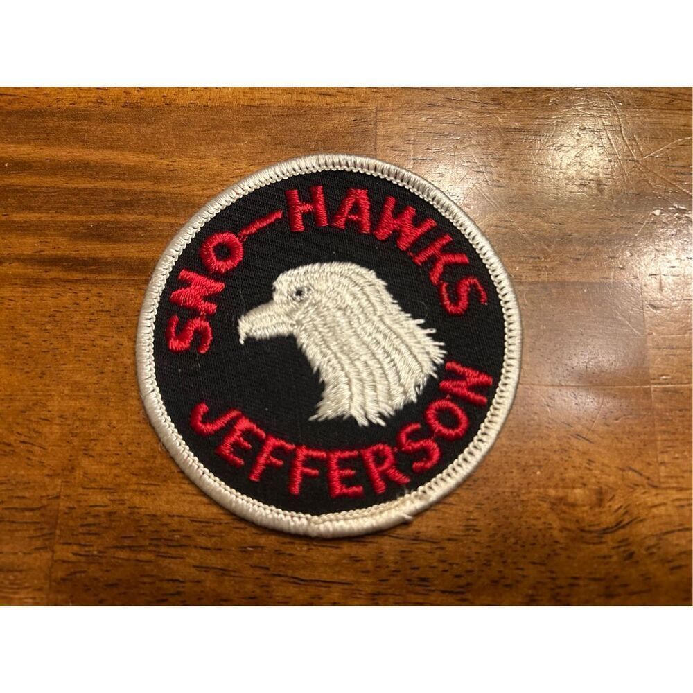 Vintage Snowmobile Patch JEFFERSON WISCONSIN Club Trail Patche SNO-HAWKS (8612)